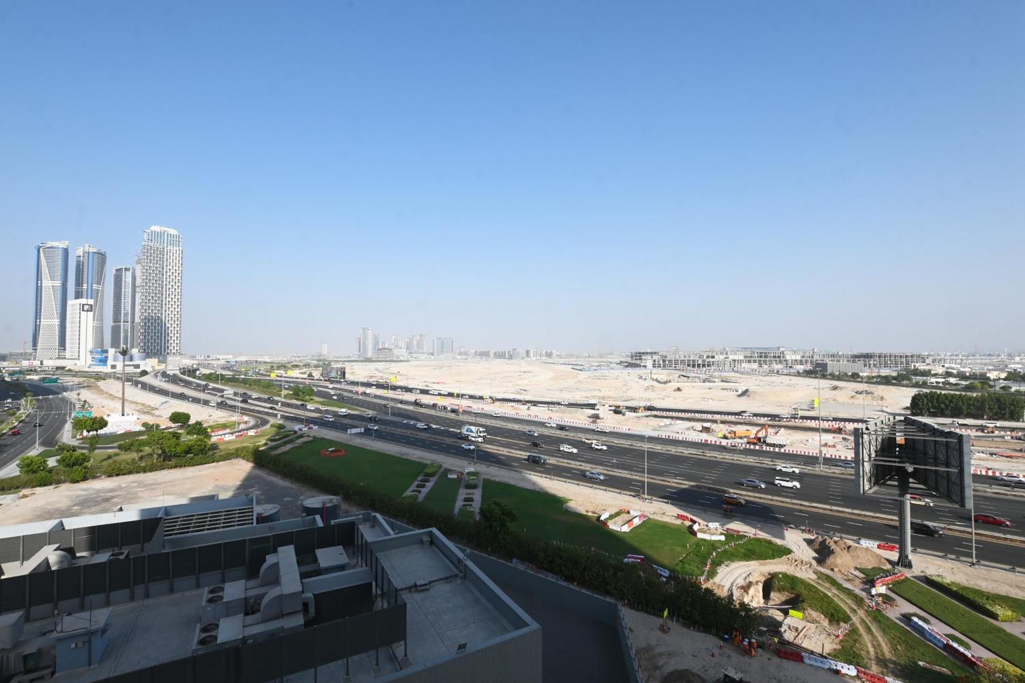 Brown Stone - Bayz & Burj Khalifa View Apartment *
